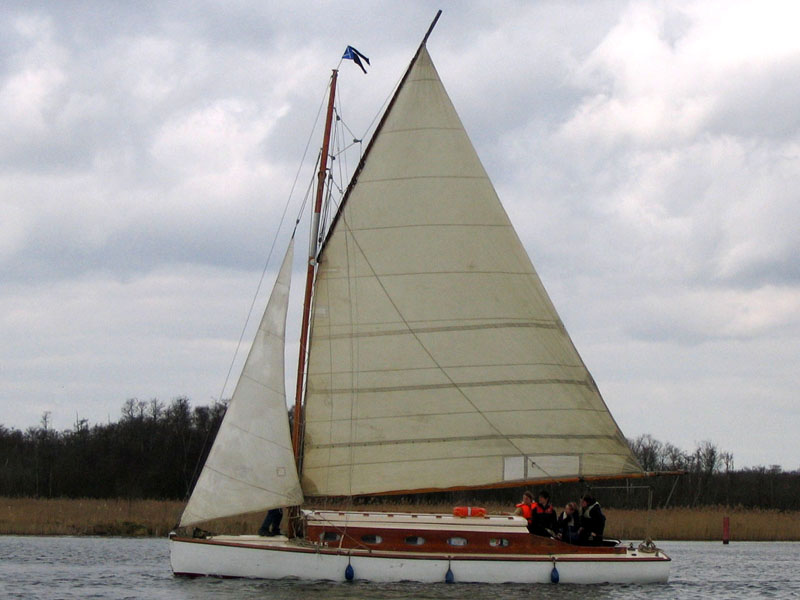 Japonica sailing on a Broad
